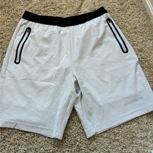 White with black detail raw gear size medium